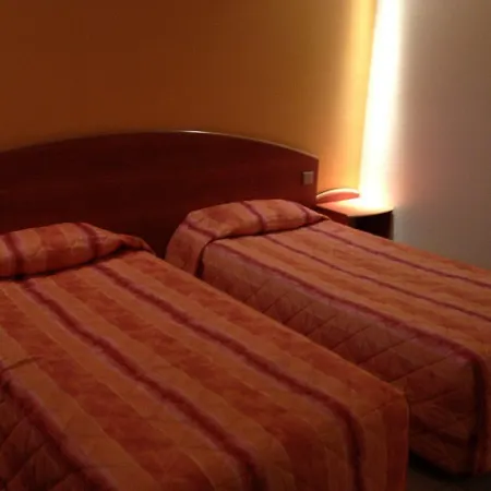 Logis - Les Paturelles 2* Avesnelles