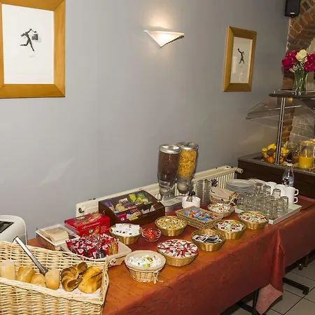 Logis - Les Paturelles Hotel