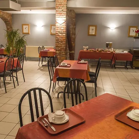 Ξενοδοχείο Logis - Les Paturelles Avesnelles