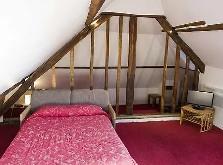 Hotell Logis - Les Paturelles