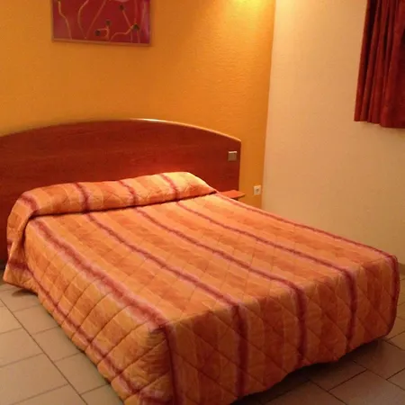 Logis - Les Paturelles 2* Avesnelles